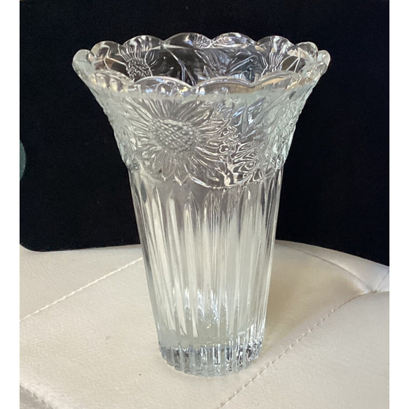 KIG Malaysia Clear Glass 6” Vase Ribbed with Embossed Sunflowers Scalloped Edge - Picture 1 of 9